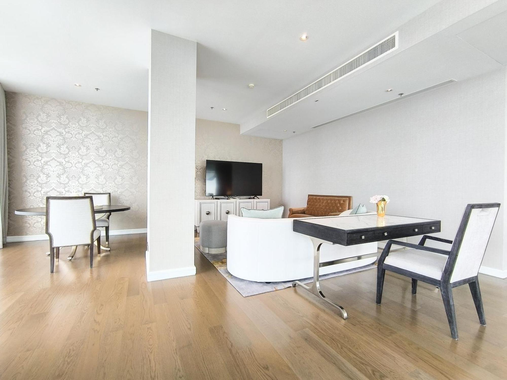 Magnolias Ratchadamri Boulevard Serviced Residences Bangkok Exterior photo